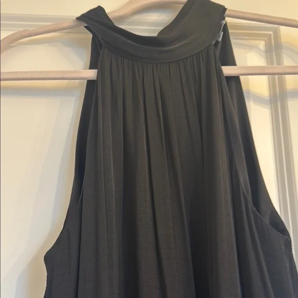 Elegant Black Halter Dress - Picture 8 of 12